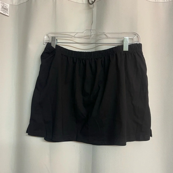 NWT. Ababalaya black mini skirt 14” size XL
100% cotton
New - Picture 2 of 5